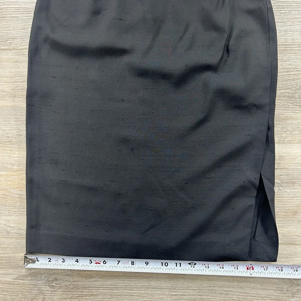 Burberry London‎ Women's 44 (10/12) Black Silk Textured Pencil Skirt Officecore
